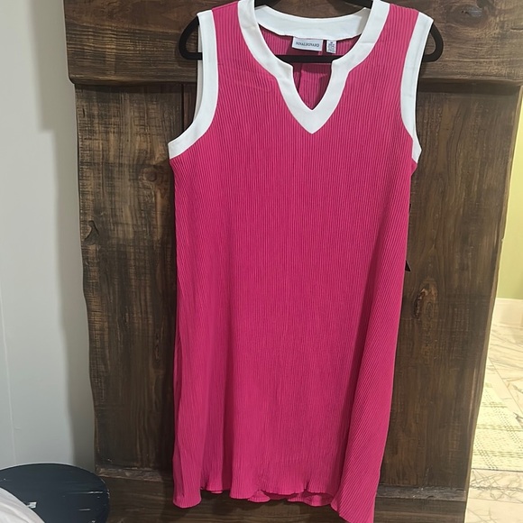 crown & ivy Dresses & Skirts - By Nina Leonard , Pink and White Sleeveless Sheath Dress